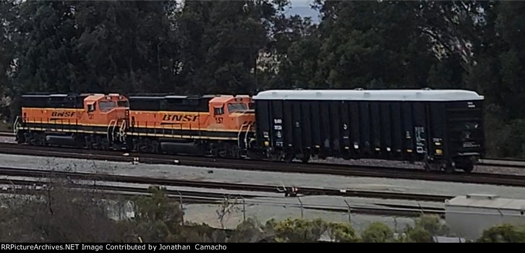 BNSF power in Stuart Mesa